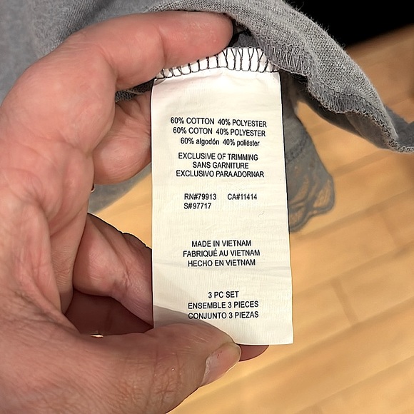 Bump Gray Short Jersey Knit, Belted Pregnancy Robe with Lace Trim, Size Medium - Picture 10 of 11